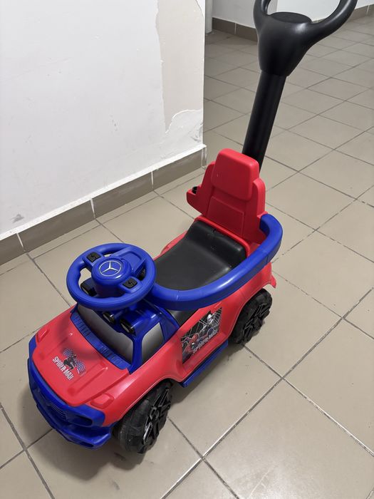 Машина толокар детский