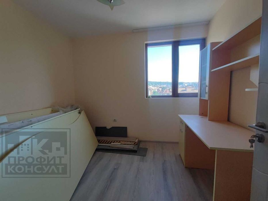 Дава се под наем Тристаен апартамент в Велико Търново, Център - 80 кв.м за 410 € - Снимка #6