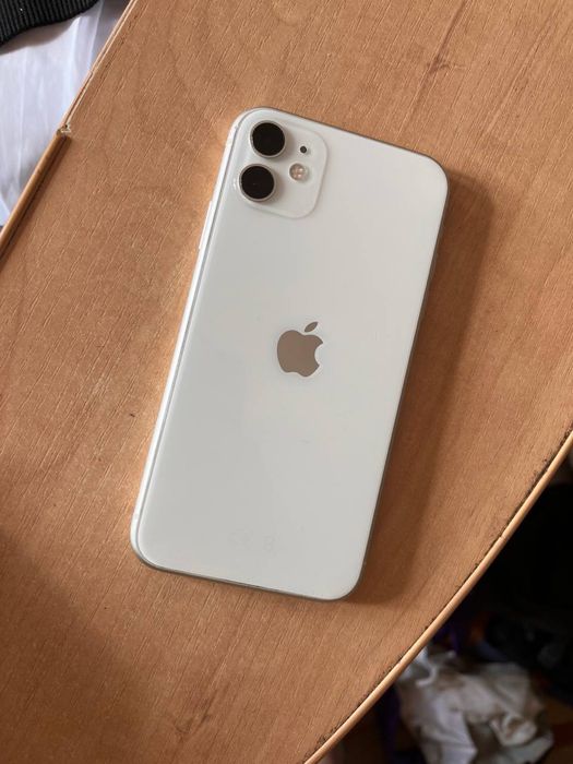 Продам iphone 11 белый