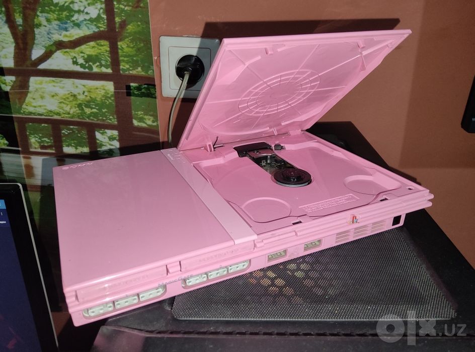 Playstation 2 slim Pink limited edition