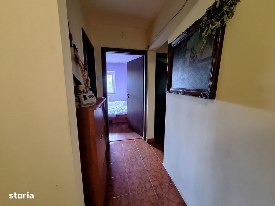 Oportunitate! Apartament 3 camere - decomandat - etaj 3 - Aradului