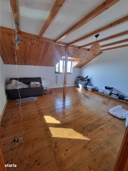 Casa-vila si teren in Nanov