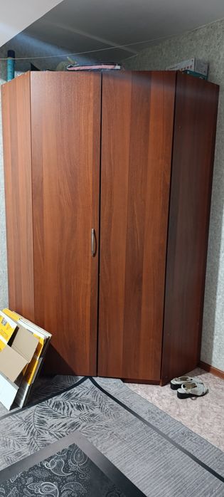 Срочно продам шкаф.