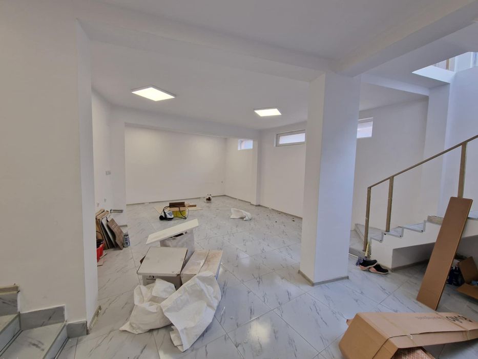 Дава се под наем Магазин в Шумен, Център - 110 кв.м за 408 € - Снимка #4