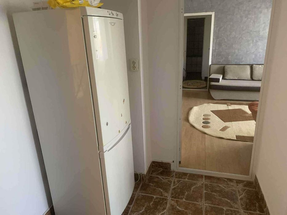 Închiriez apartament 2 camere – Fetești, zonă centrală