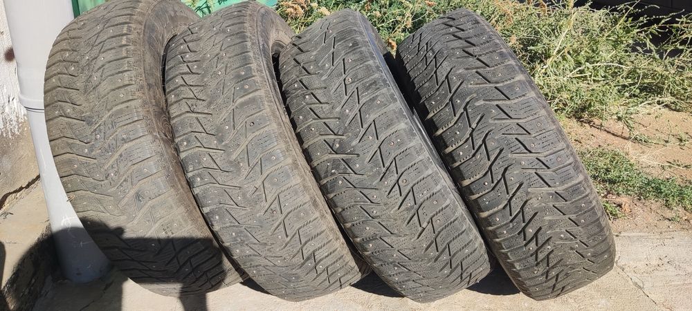 Продаются комплект зимних шин