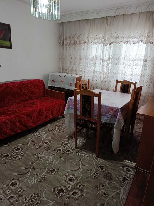 PF vând ap 2 camere etaj intermediar