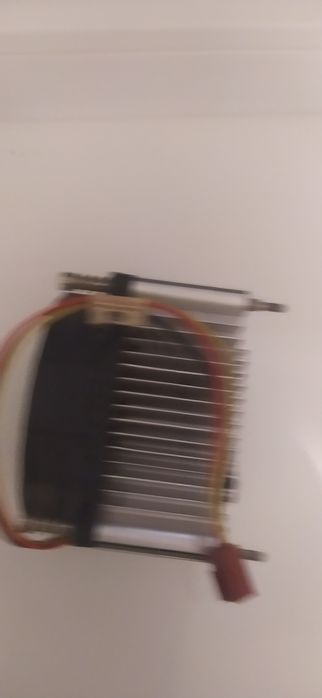 Продаю кулер для процессора на 775 сокет