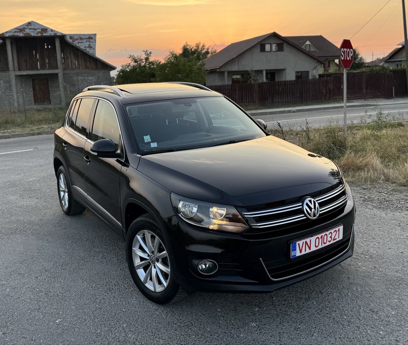 VOLKSWAGEN Tiguan