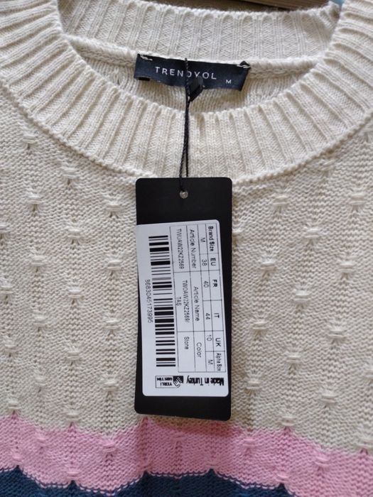 Женский свитер новый