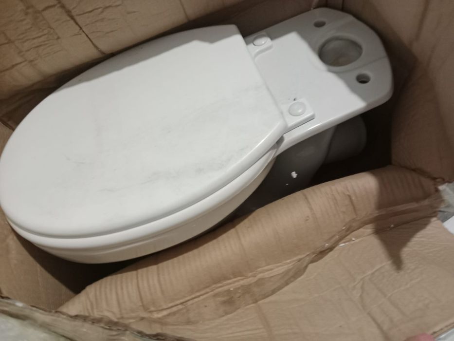 Срочно продам унитаз