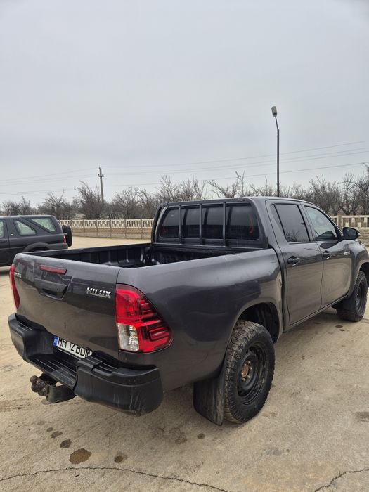 Toyota  Hilux ..
