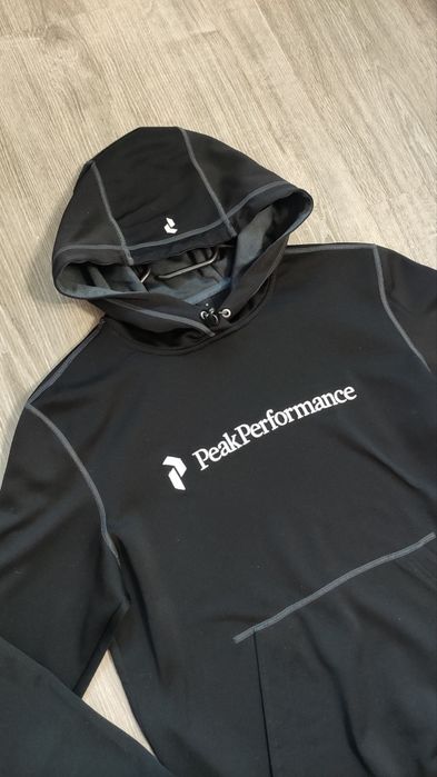 Мъжки суичър Peak performance M size в отлично състояние