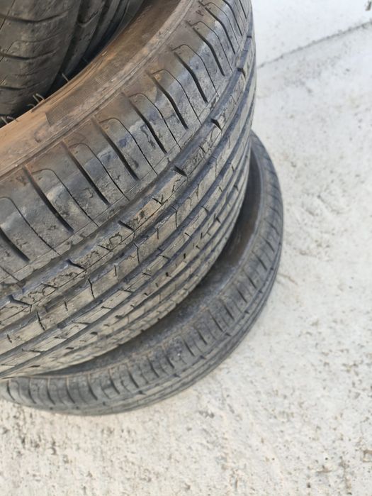 Vând set de 4 anvelope ca noi,profil vara 205 65 r16