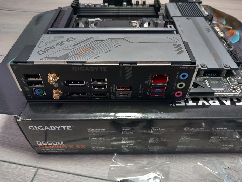 Продавам дънна платка като дефектна B650M GAMING X AX AM5