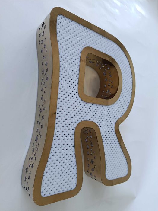 (3d harflar) Tashqi reklama