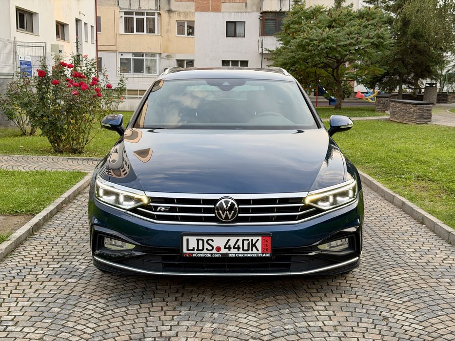 Vw Passat B 8.5 Facelift - R Line - 2021 - 2.0 TDI - 150 Cp - 168.800 Km - Istoric la Zi - IQ LIGHT - AquaMarin Blue Ultra Merallic