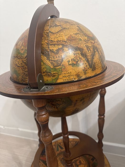 Бар- глобус. Дерево с подсветкой.