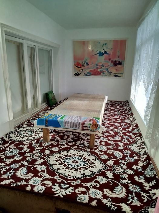 Жондор шокиров лицейини олдида 1-этажда жойлашган 3-хоналик уй