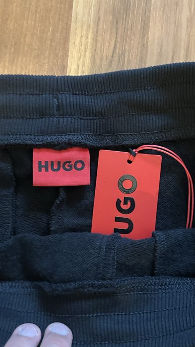 Чисто нов анцуг Hugo