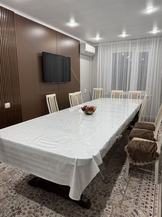 Продается стол для гостиной