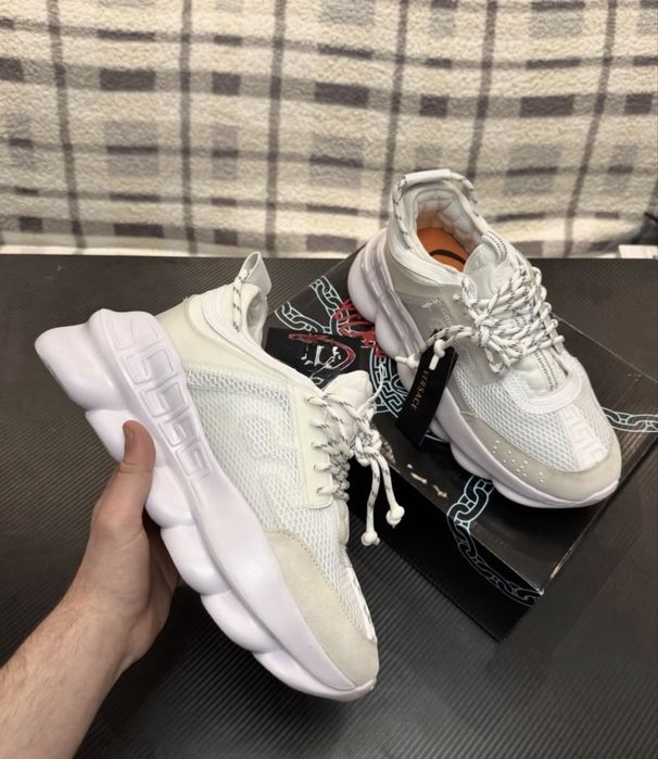 Vand versace chain reaction full white noi, cu cutie. Marimi de la 37 la 46