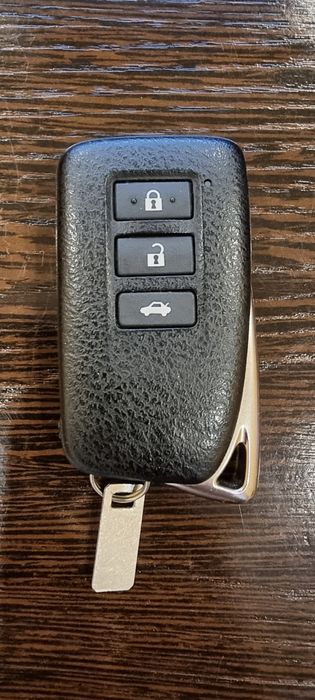 Смарт ключ Lexus ES