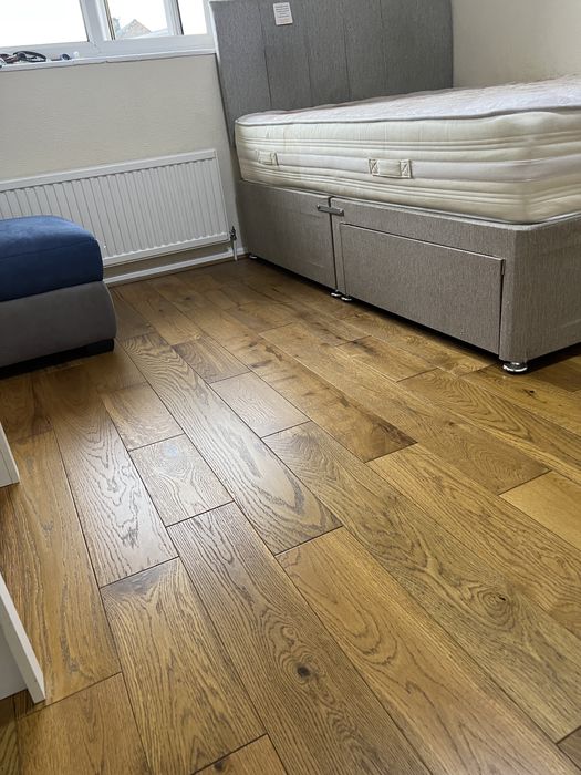 Raschetez șlefuiesc , montez parchet masiv , profesional