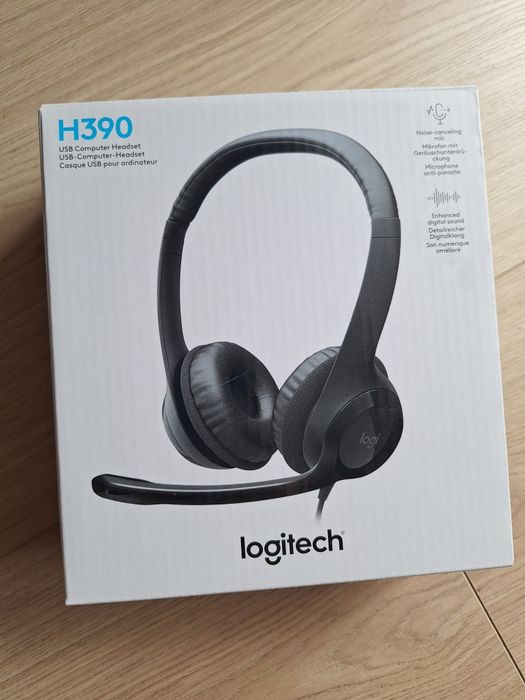 Vand casti Logitech