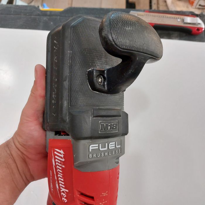 Намалена цена Акумулаторна ъглова бормашина Милуоки Milwaukee M18 CRAD