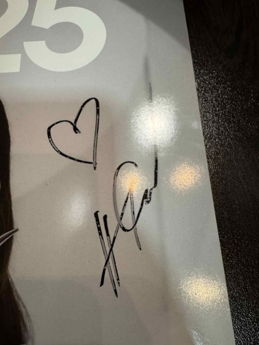 Календар подписан от Анелия