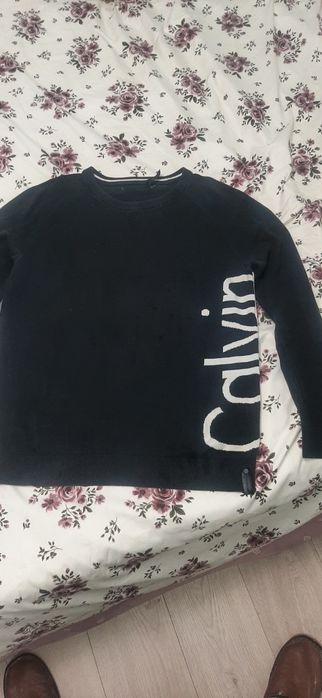 Pulover Calvin Klein original marime M