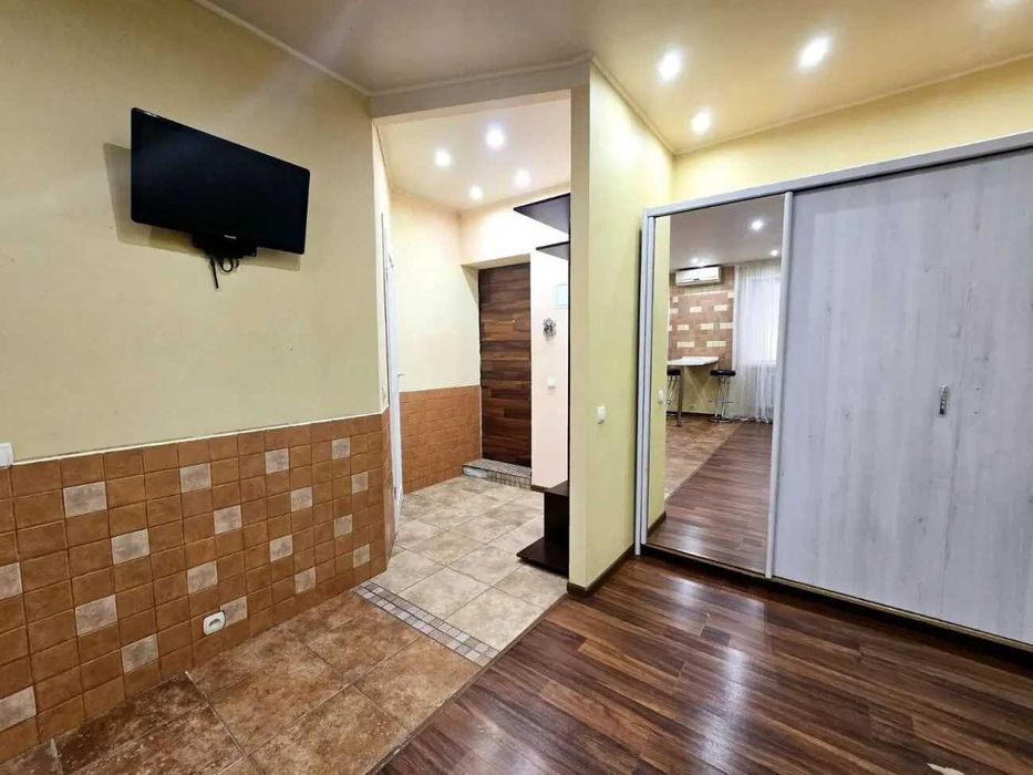 Дава се под наем Едностаен апартамент в София, Витоша - 50 кв.м за 408 € - Снимка #1