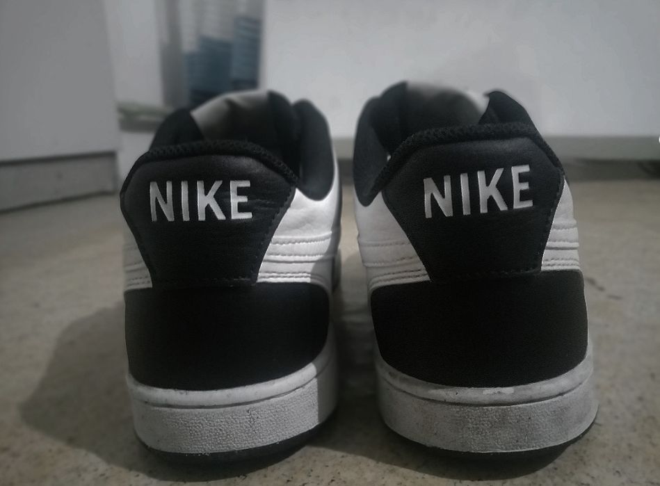 Продаю кроссовки Найк