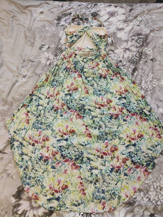 Продам женские платья