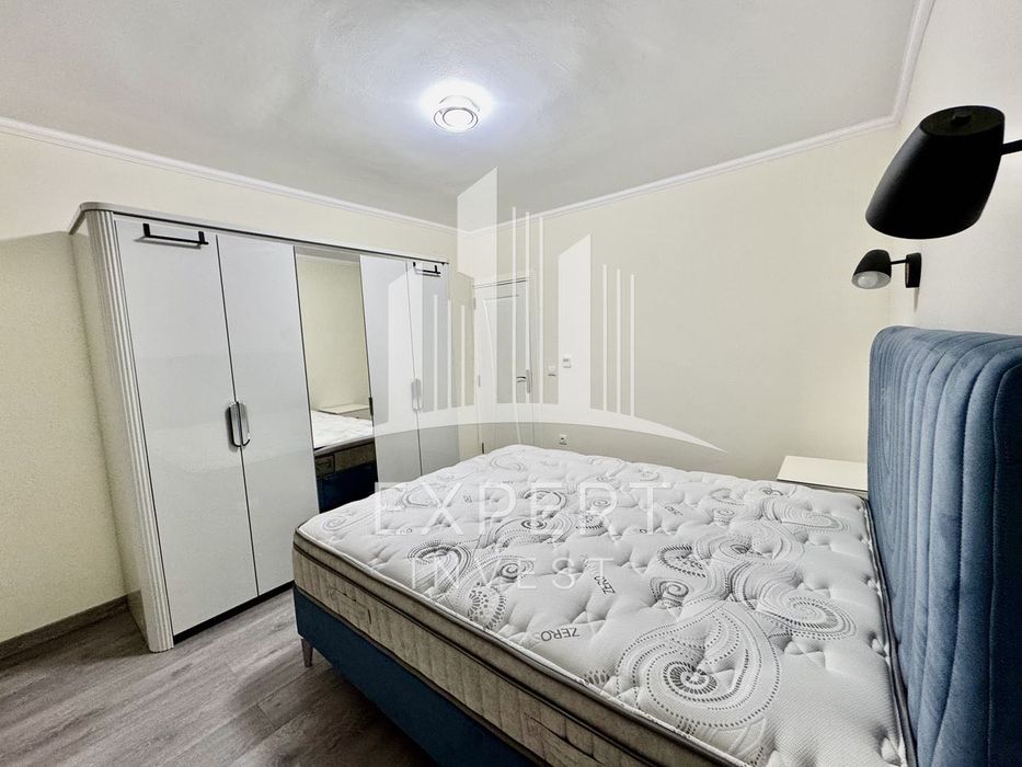 Продава се Двустаен апартамент в Варна, Изгрев - 110 кв.м за 1591 €/кв.м - Снимка #8