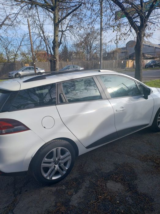 Vând Renault Clio Estate – 2018 – 84.500 km – 8.500 €