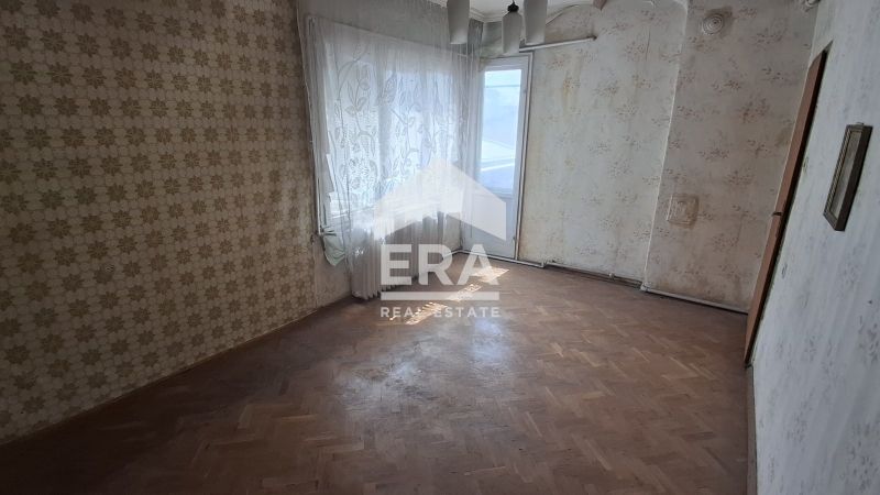 Тристаен апартамент в ж.к Дружба 1