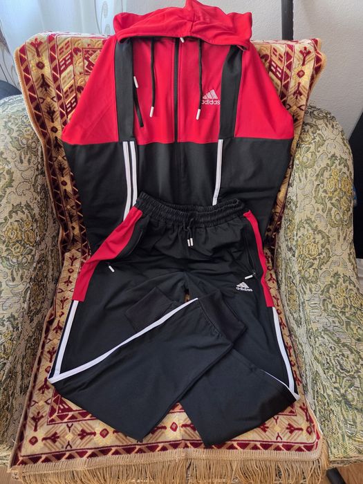 Trening adidas mărimea XXL