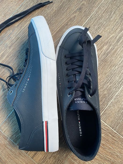 Adidasi Tommy Hilfiger noi