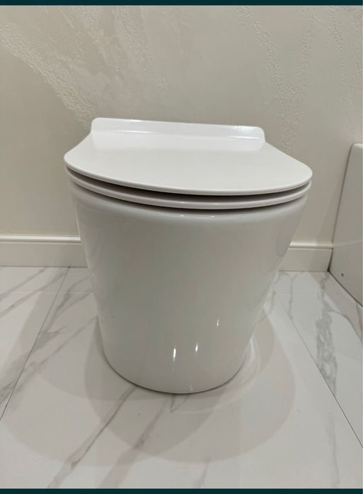 Продам унитаз новый