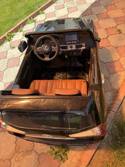 Детский автомобиль Lexus 570