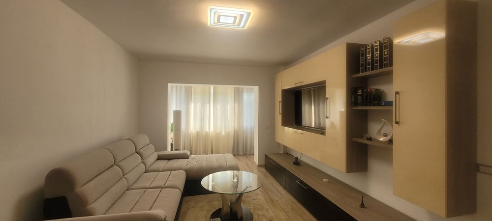 Apartament 3 camere decomandat, zona de jos. Totul nou.