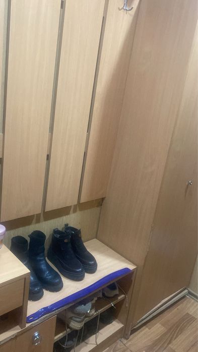 Продам Прихожая б/у состояний