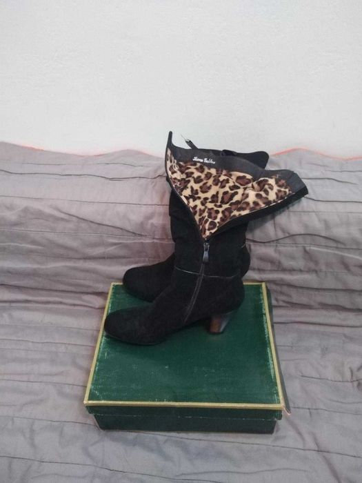 Vand cizme foarte elegante