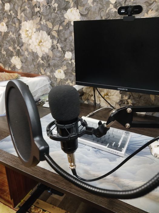 Mikrafon BM800 studio mikrafon aksesuarlari bilan