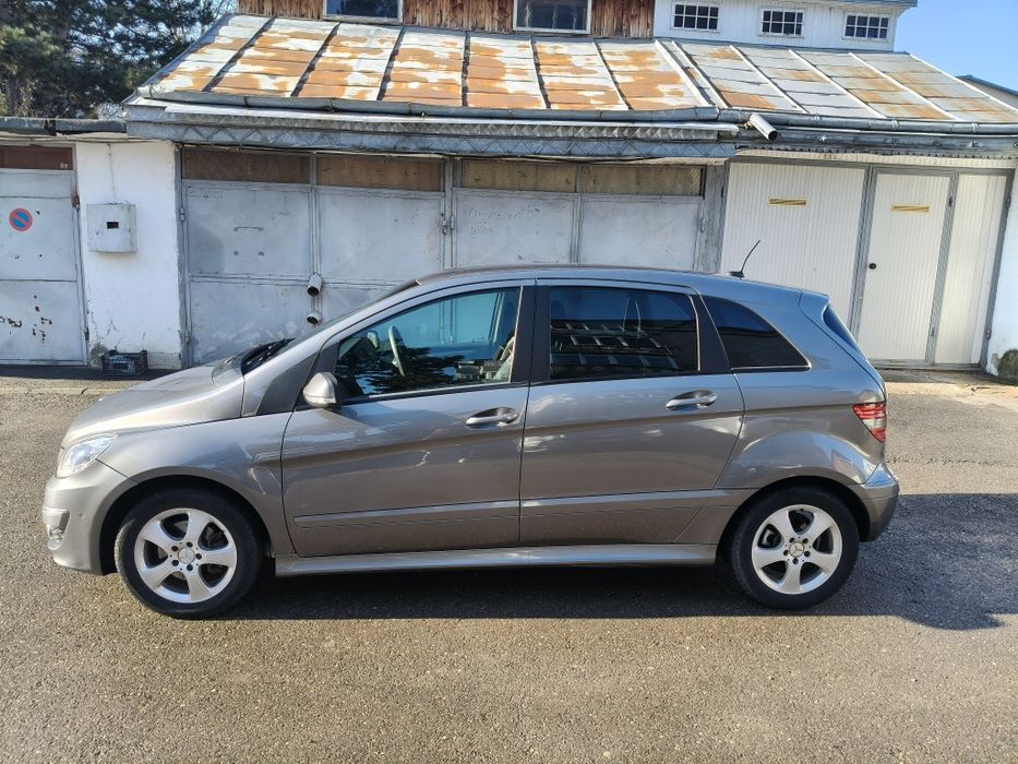 Mercedez Benz B180
