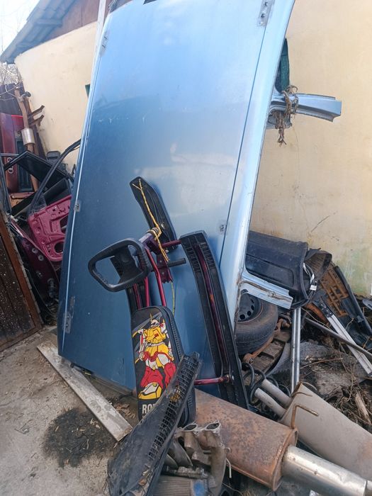 Запчасти Тойота Карина е