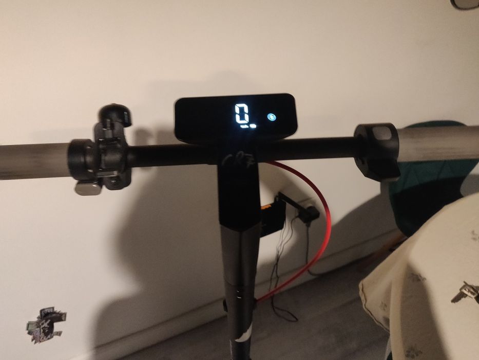 Vând trotineta electrica 25 km autonomie:40 km
