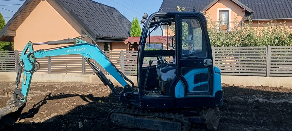 Închiriez excavator cu și fără personal